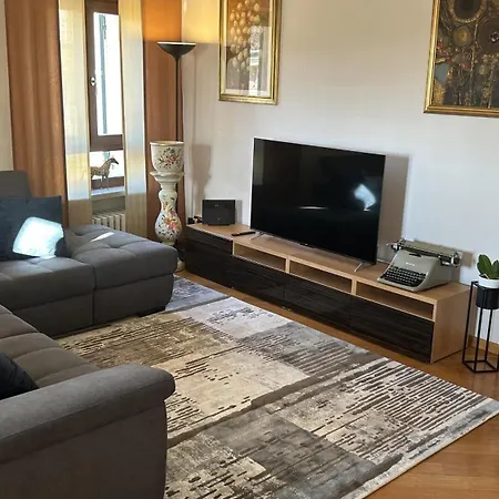 Castelvecchio 아파트 *